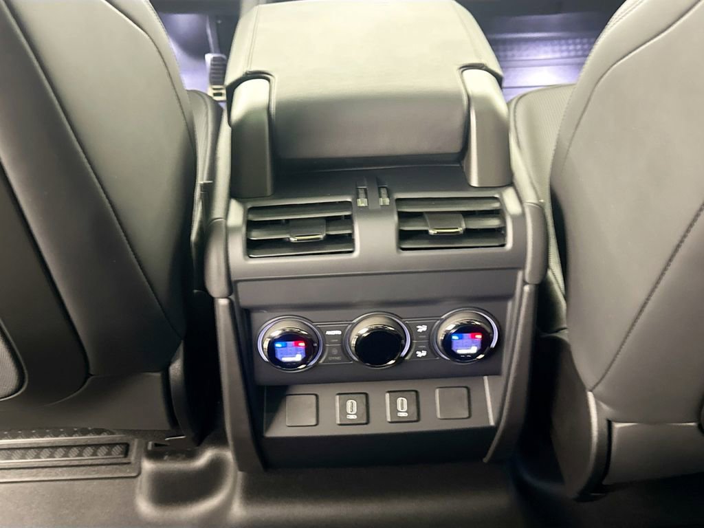 New 2026 Land Rover Defender 110 OCTA image 25