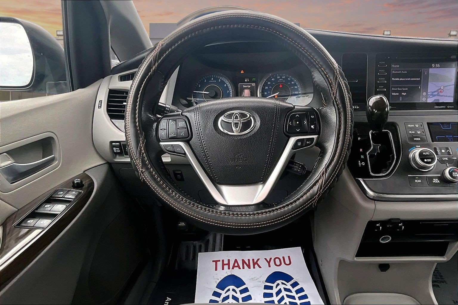 Used 2018 Toyota Sienna XLE w/ XLE Navigation Package FWD image 5