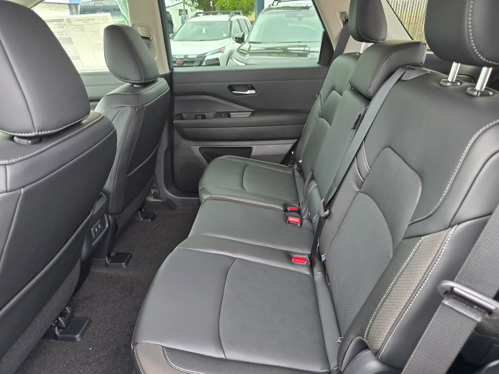 New 2026 Nissan Pathfinder SL FWD image 12