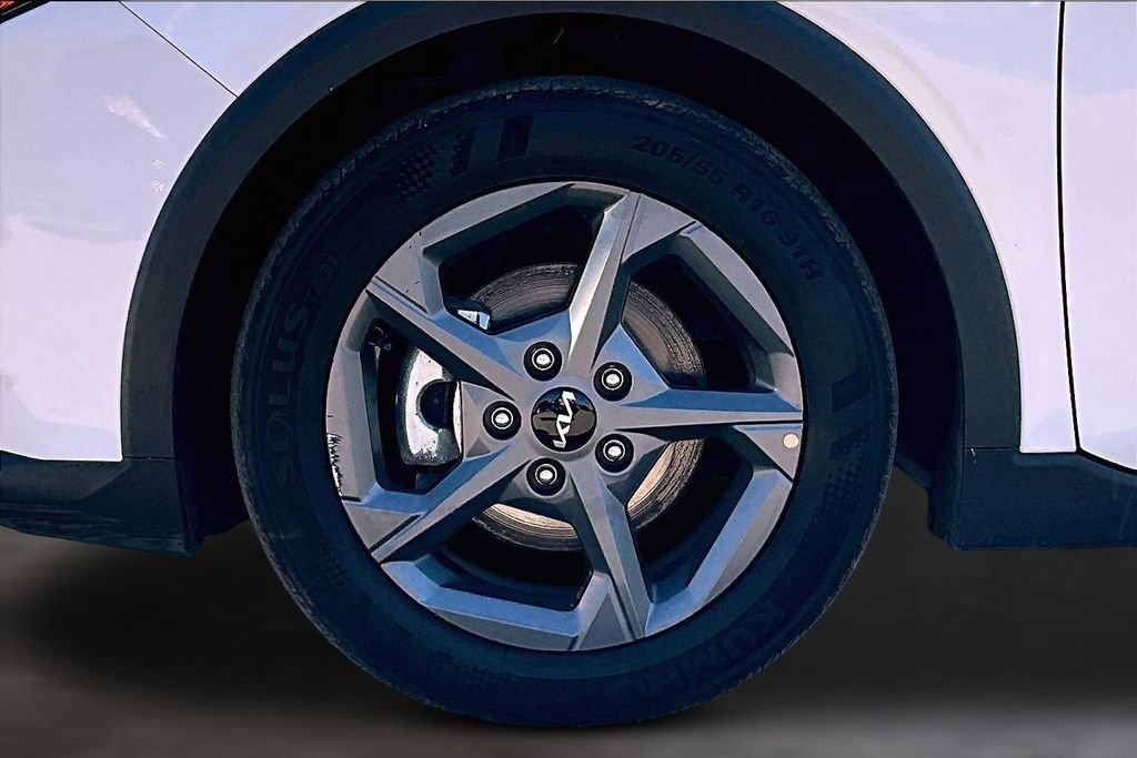 Used 2026 Kia K4 FWD image 5
