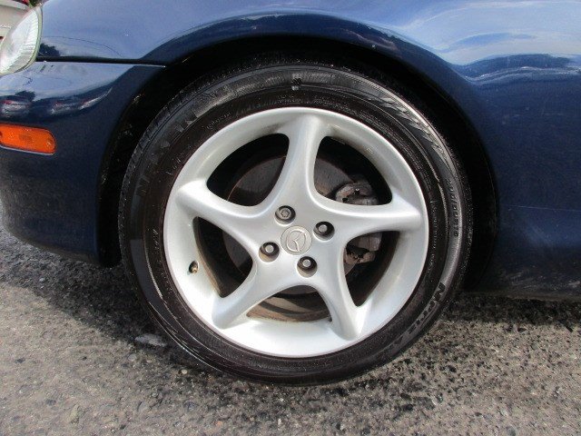 Used 2003 MAZDA MX-5 Miata RWD image 17