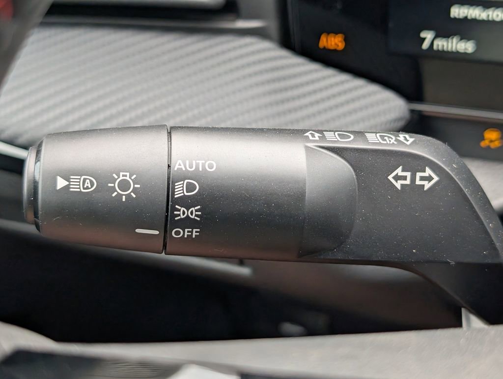 New 2026 Nissan Kicks SR image 24