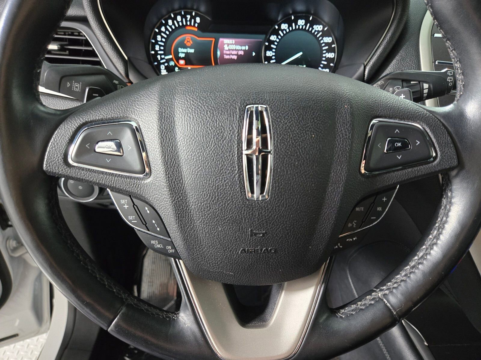 Used 2019 Lincoln MKC Reserve w/ MKC Technology Package image 22