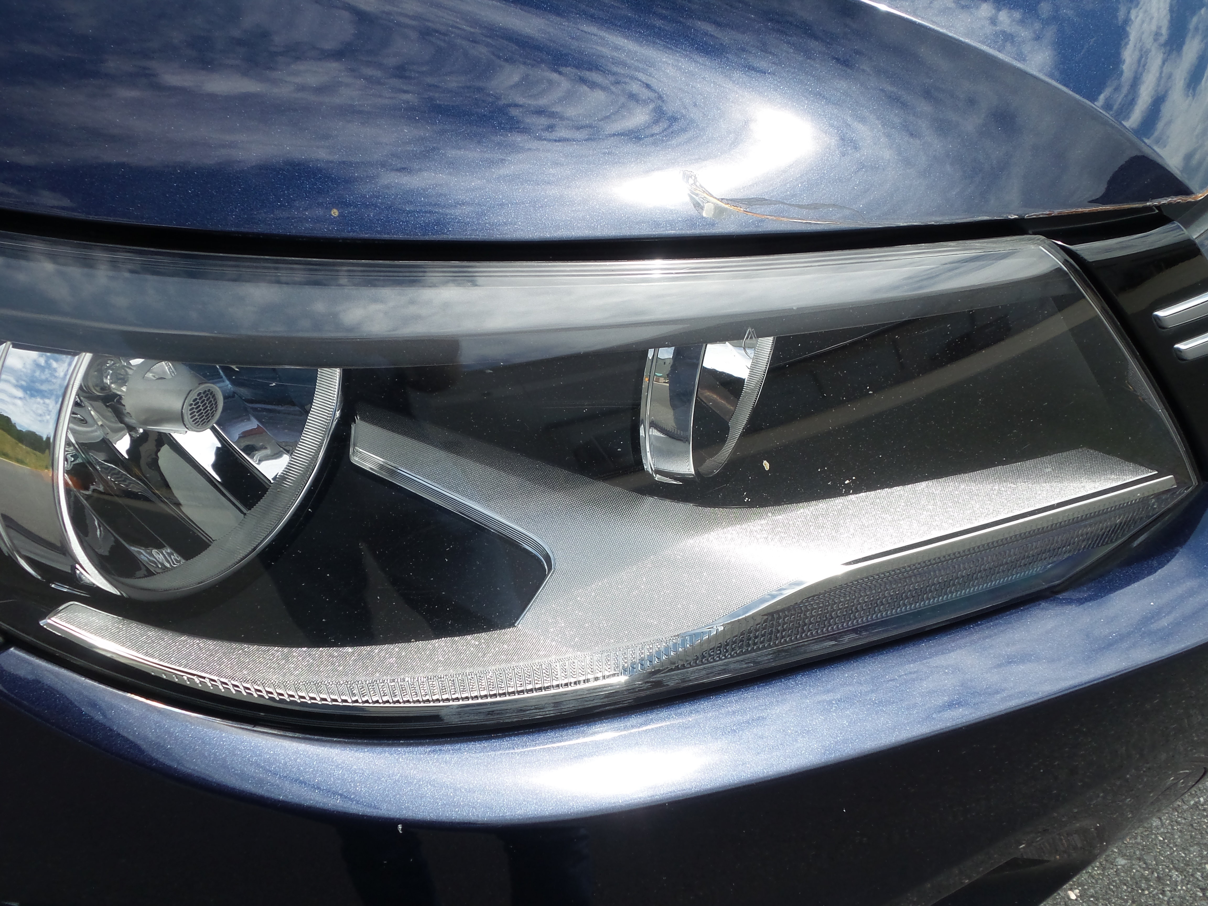 Used 2015 Volkswagen Tiguan SEL FWD image 32