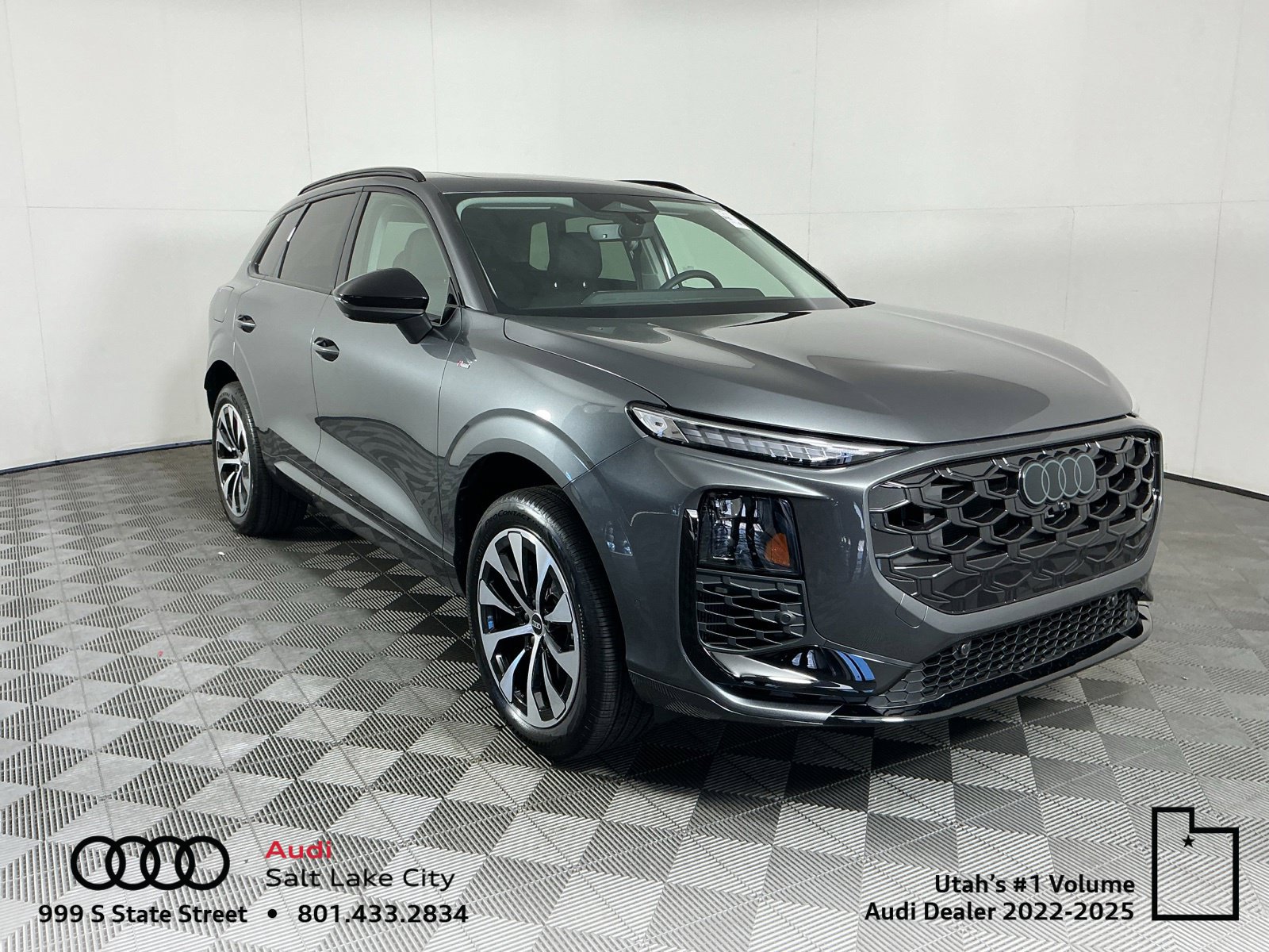 New 2026 Audi Q3 quattro 2.0T AWD/4WD image 1