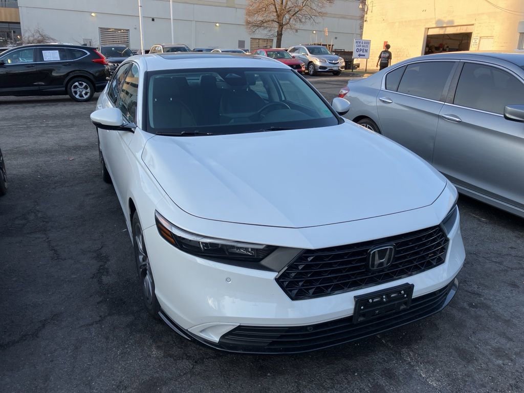 Used 2023 Honda Accord EX-L image 4