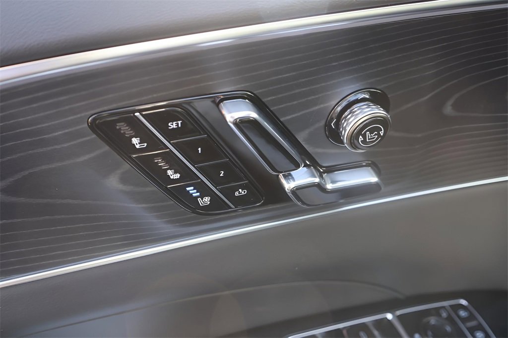 New 2026 Cadillac Lyriq V image 12