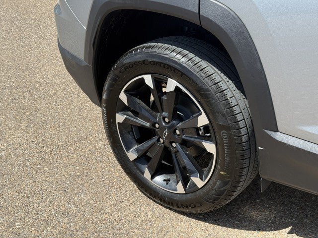 New 2027 Chevrolet Equinox RS w/ Convenience Package III AWD/4WD image 12