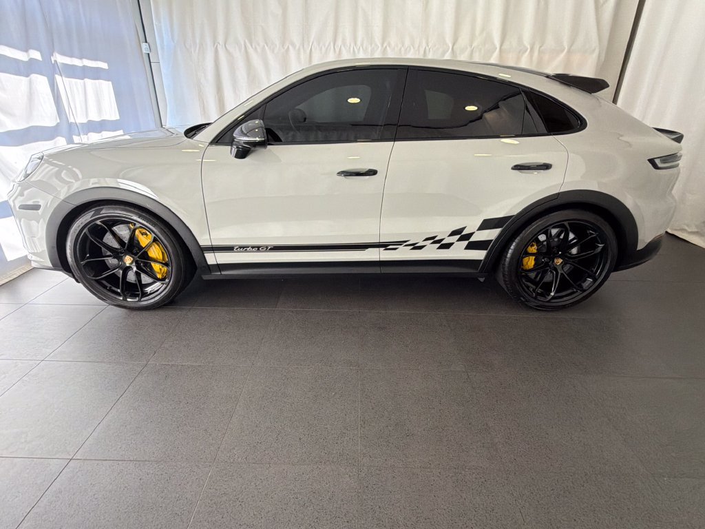 Used 2024 Porsche Cayenne Turbo GT AWD/4WD image 2