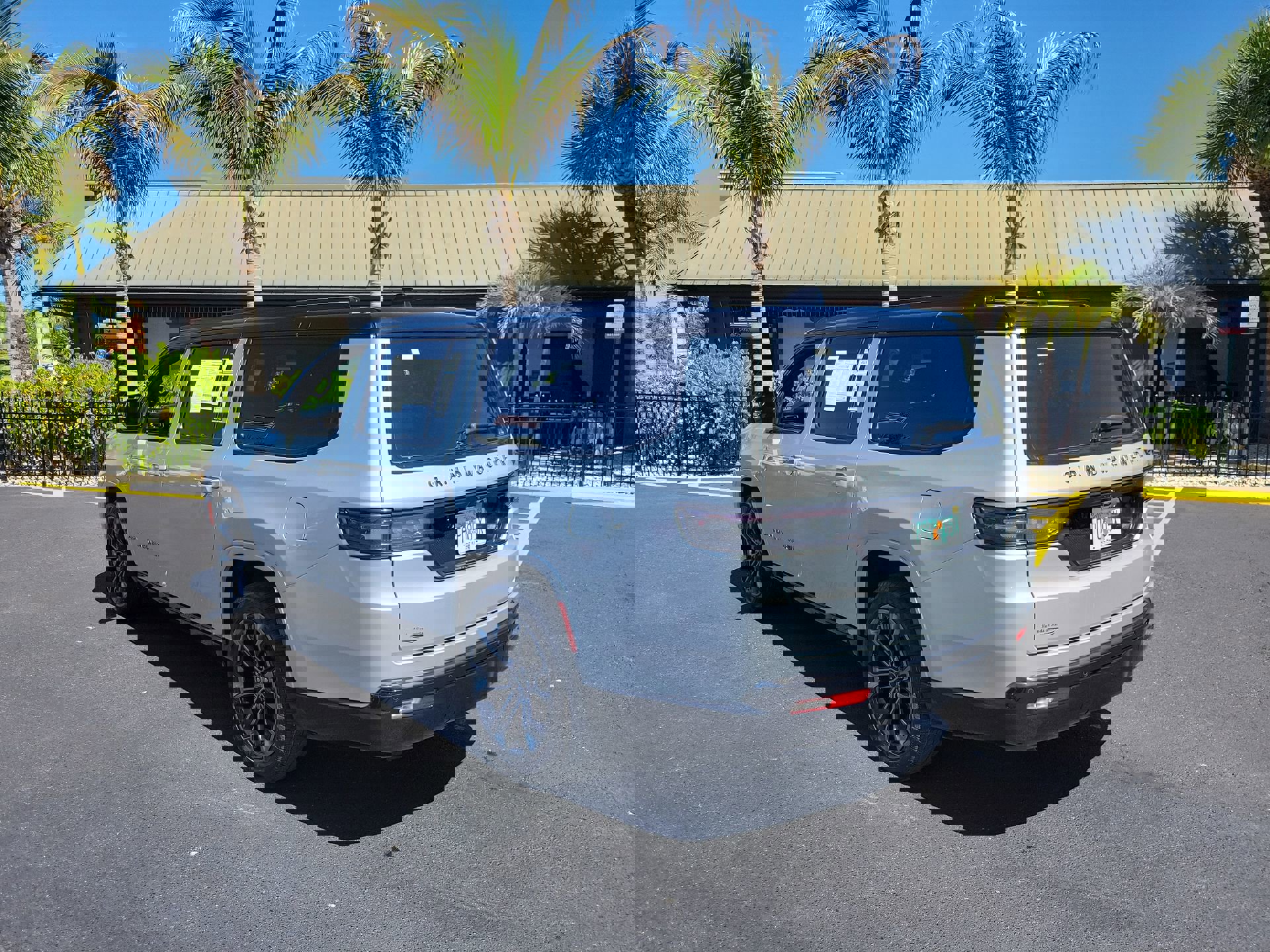 Used 2024 Jeep Grand Wagoneer L Series II w/ Quick Order Packagew 28T image 8