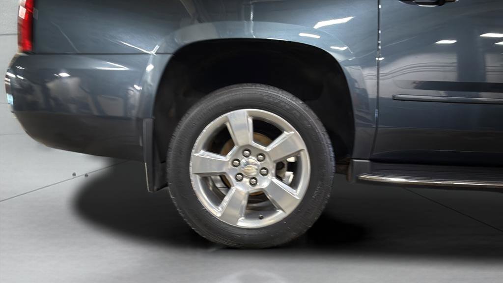 Used 2019 Chevrolet Suburban Premier AWD/4WD image 35