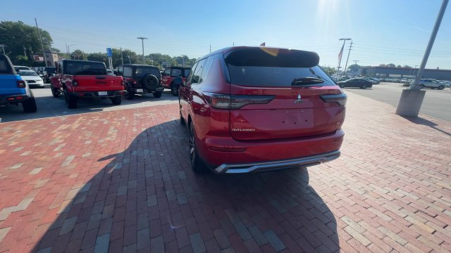 Used 2025 Mitsubishi Outlander SE FWD image 9