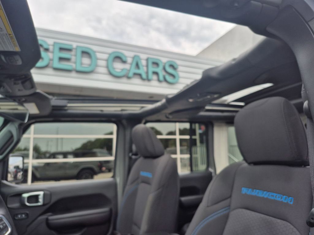 Used 2023 Jeep Wrangler Unlimited Rubicon 4xe w/ Cold Weather Group AWD/4WD image 19