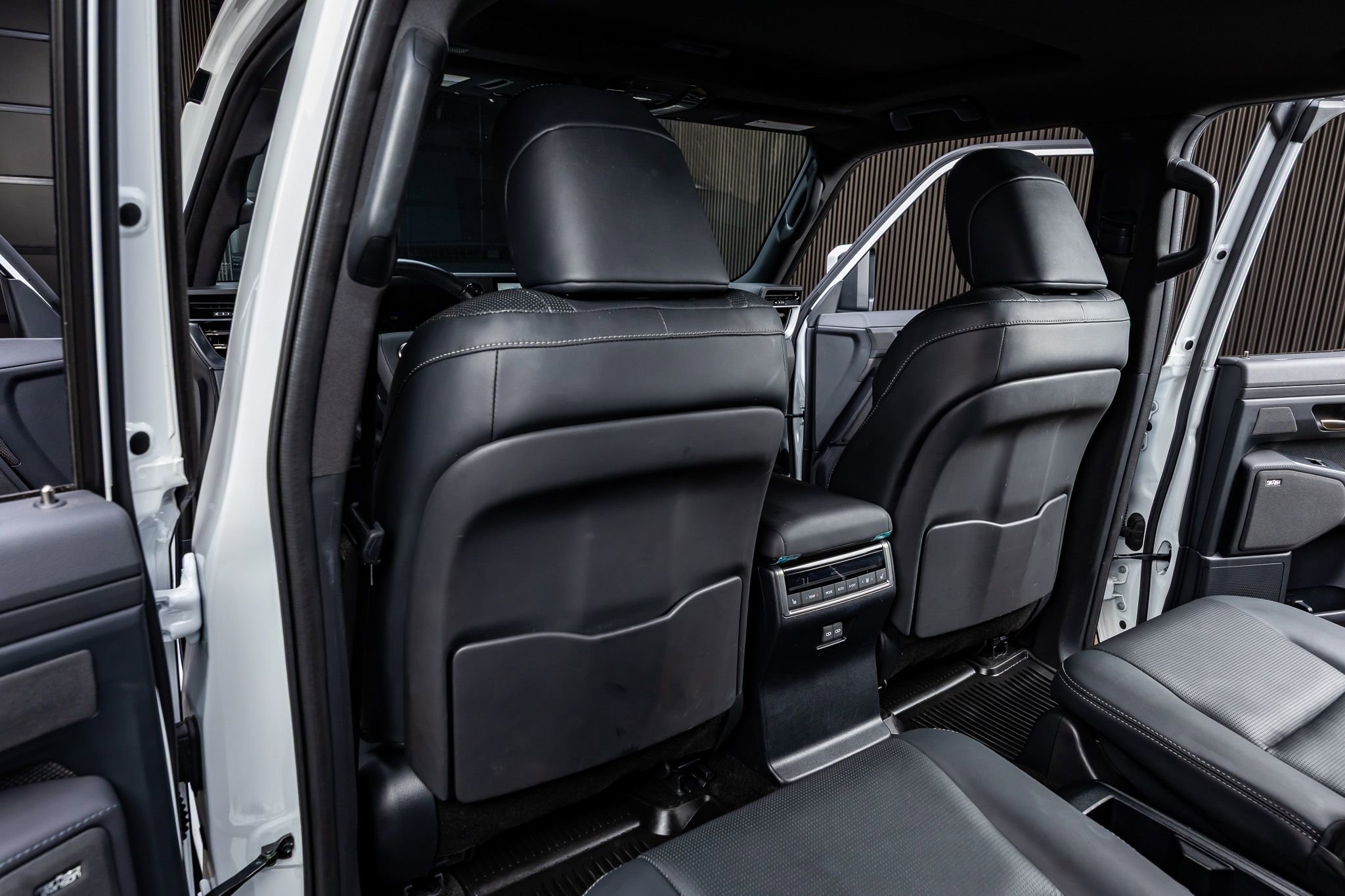 Used 2024 Lexus GX 550 w/ Accessory Package (2T) AWD/4WD image 32