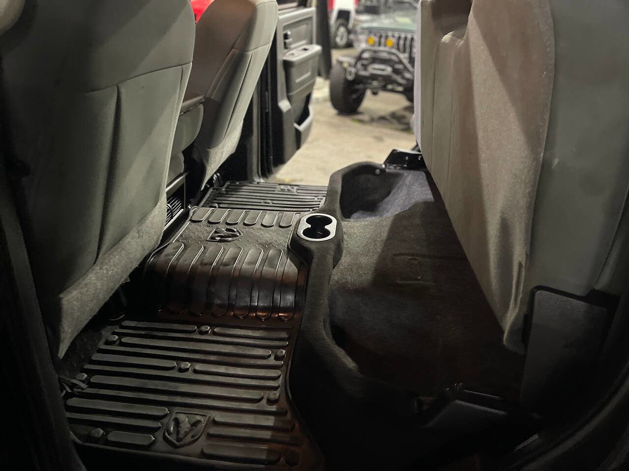 Used 2015 RAM 3500 Tradesman w/ Chrome Appearance Group image 33