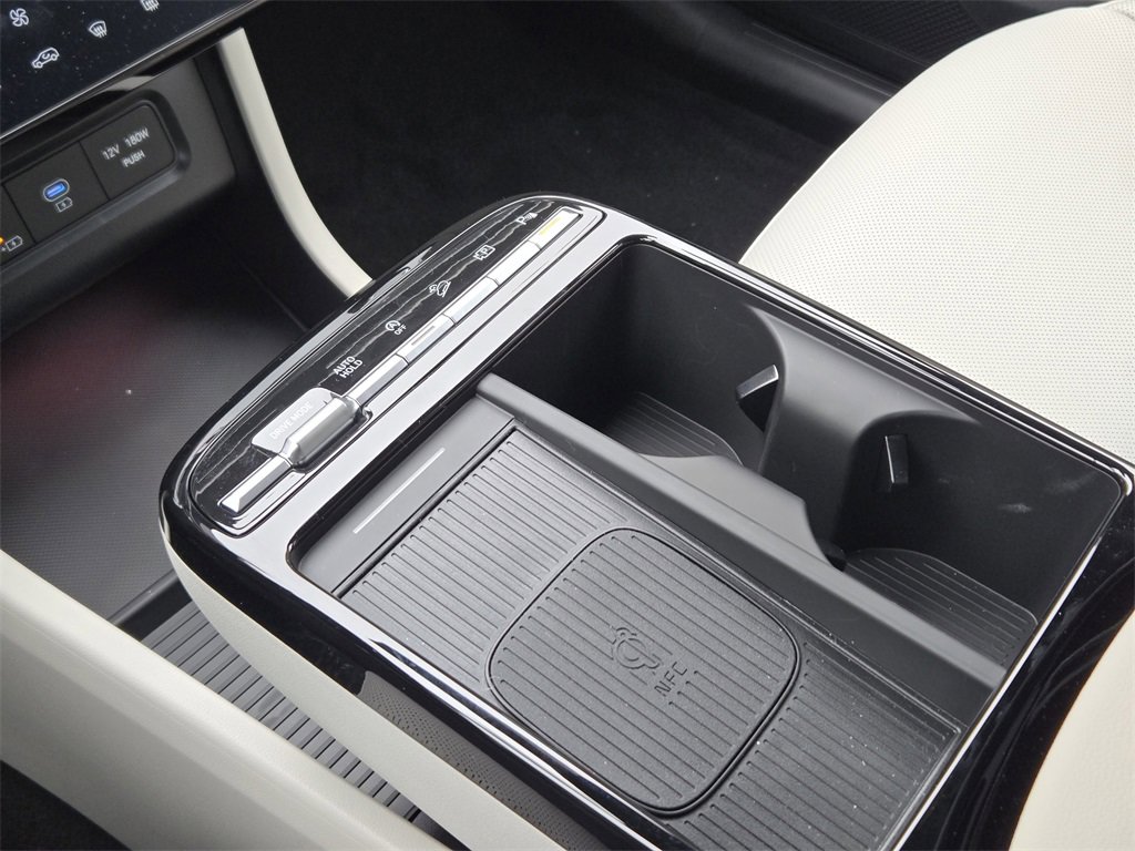 Used 2025 Hyundai Tucson Limited image 16