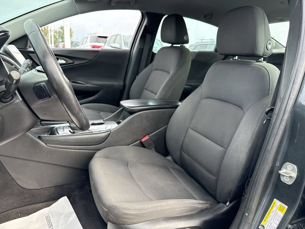 Used 2016 Chevrolet Malibu LT FWD image 11