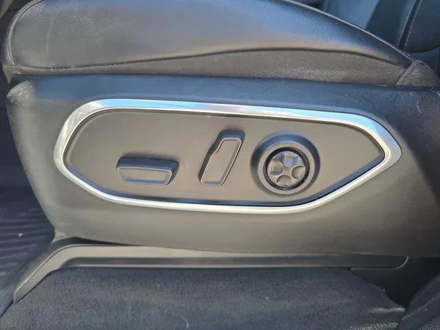 Certified 2024 Jeep Wagoneer Series II w/ Flexible Seating Group RWD image 17