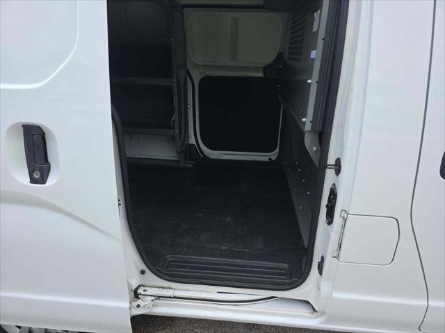 Used 2020 Nissan NV200 S FWD image 21