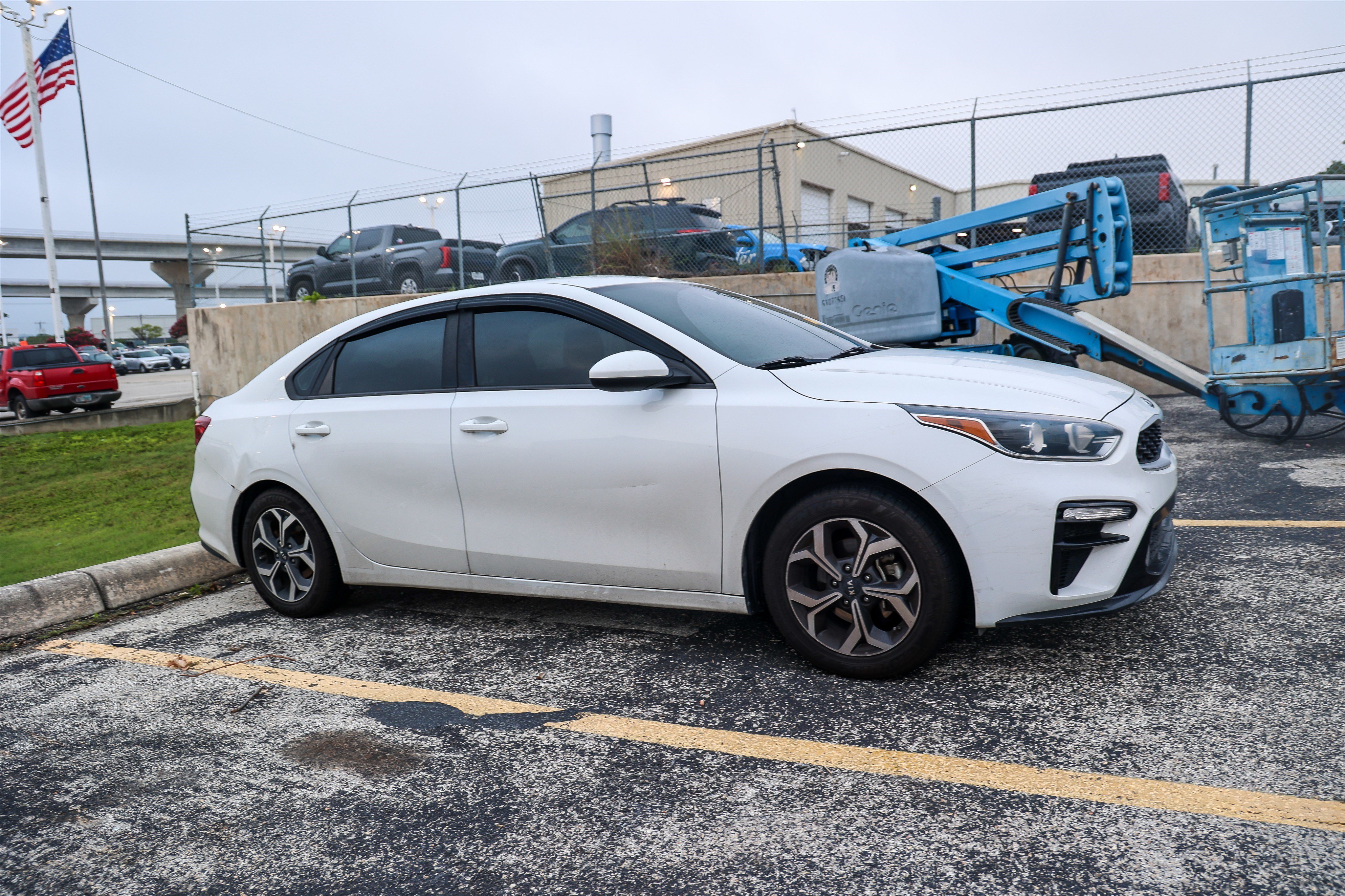 Used 2019 Kia Forte LXS FWD image 7