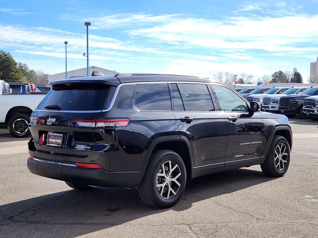 Used 2024 Jeep Grand Cherokee L Limited w/ Luxury Tech Group II image 3