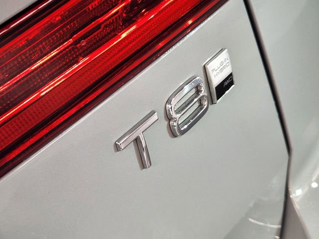 Used 2025 Volvo XC60 T8 Plus w/ Protection Package Premier image 12