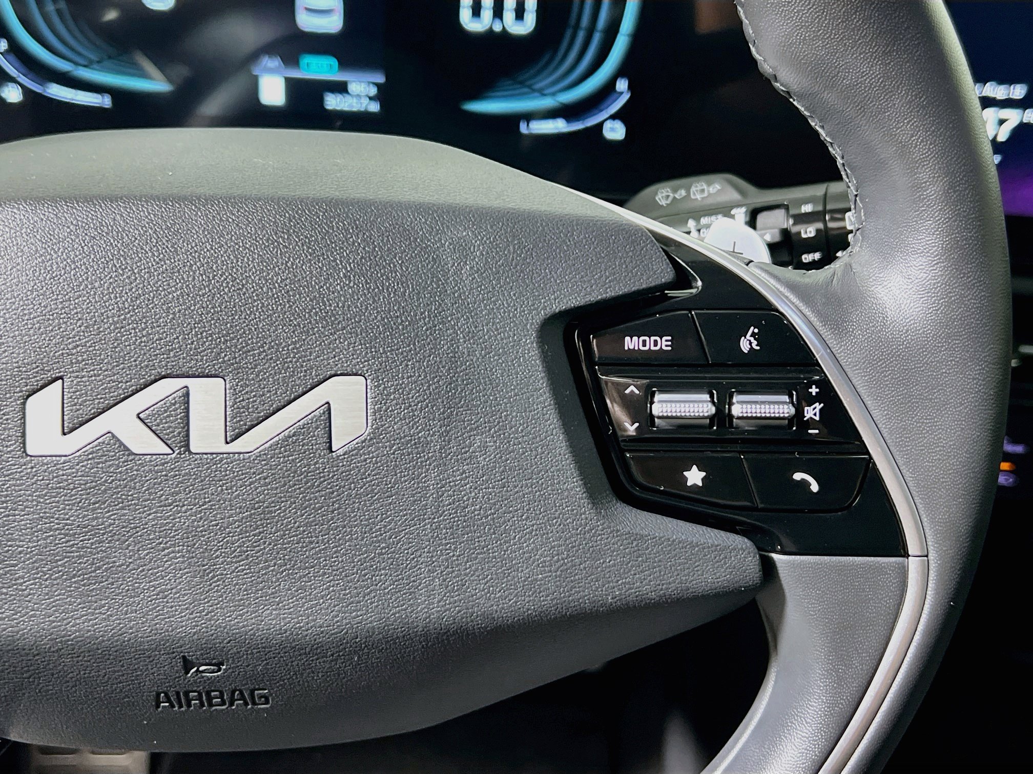 Used 2024 Kia Niro SX Touring FWD image 19