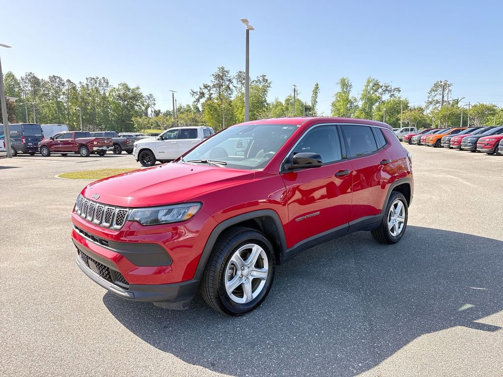 Used 2023 Jeep Compass Sport image 7