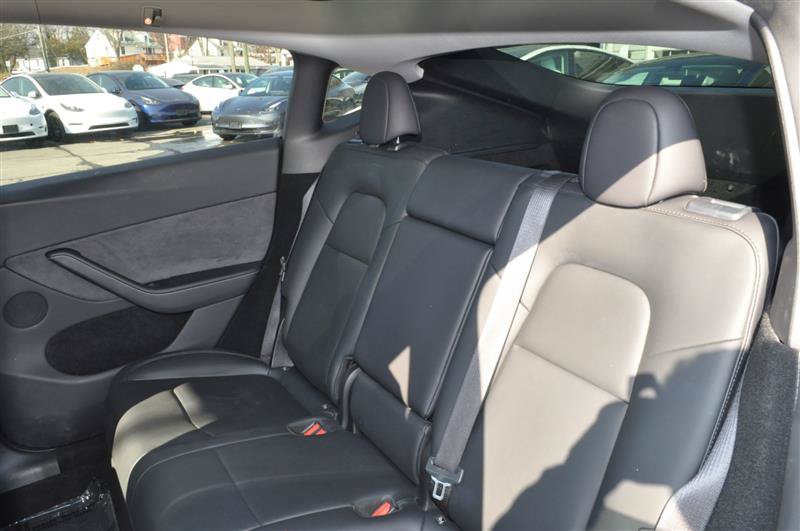 Used 2024 Tesla Model Y Long Range AWD/4WD image 12