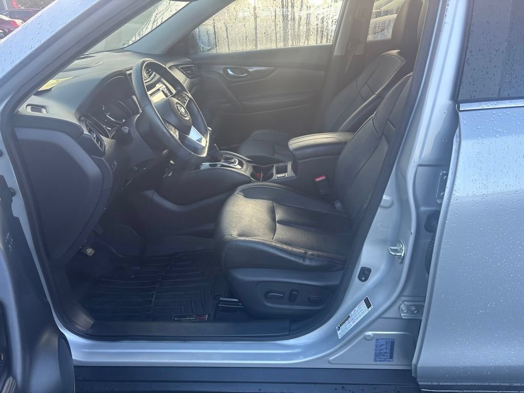 Used 2017 Nissan Rogue SL w/ SL Premium Package AWD/4WD image 10