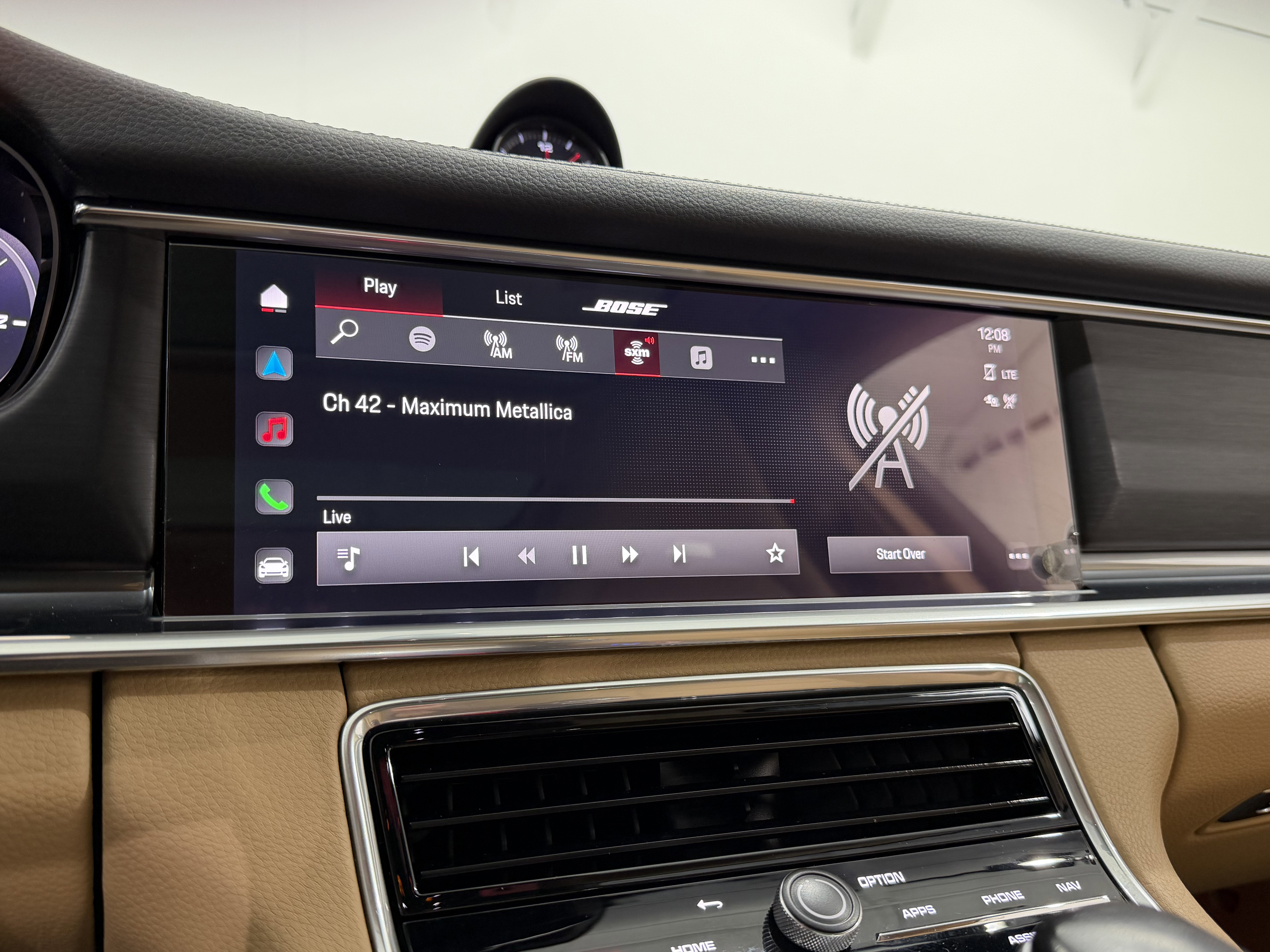 Certified 2023 Porsche Panamera 4 Platinum Edition image 44