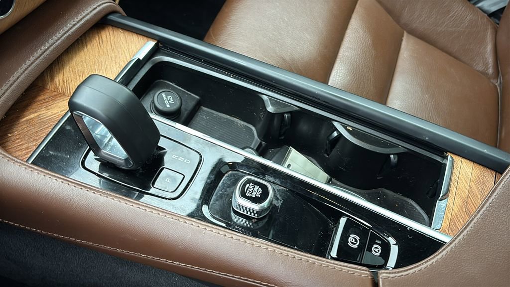 Certified 2023 Volvo XC90 B6 Plus AWD/4WD image 21