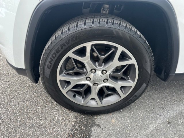 Used 2020 Jeep Grand Cherokee Limited image 11