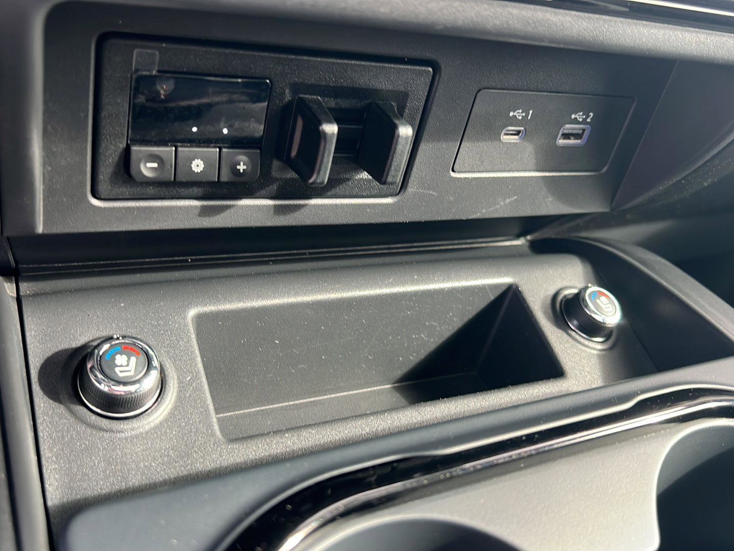 Used 2022 Nissan Titan PRO-4X w/ Pro-4x Convenience Package image 30