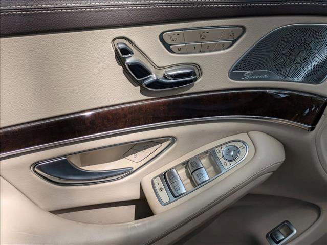 Used 2018 Mercedes-Benz S 560 Sedan image 2