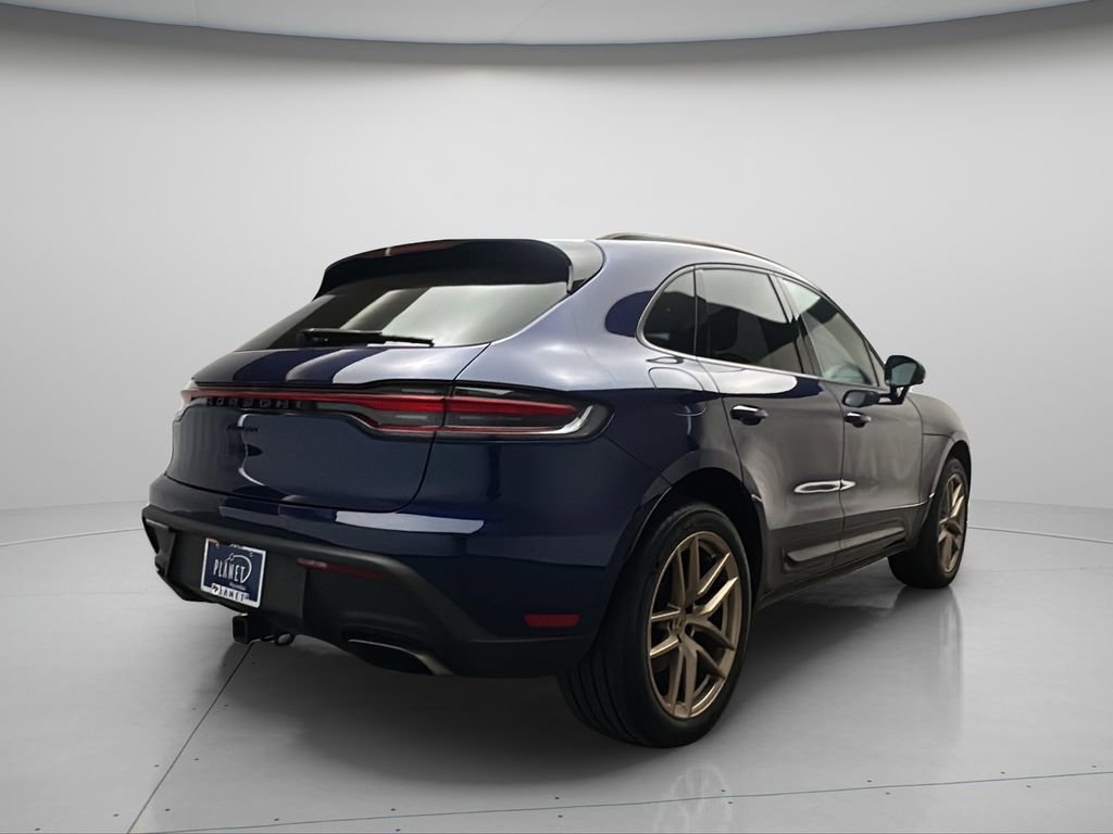 Used 2023 Porsche Macan image 7
