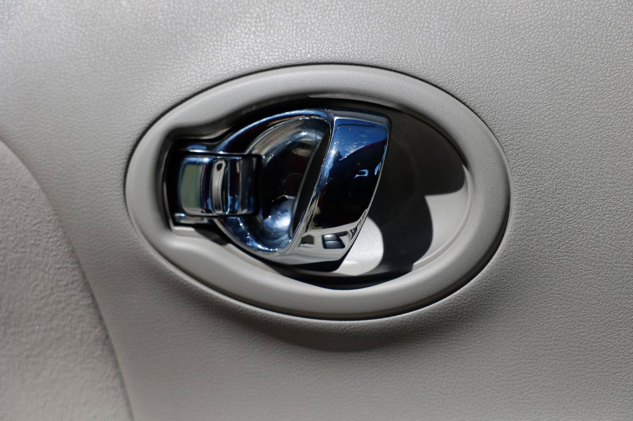 Used 2009 Nissan Cube 1.8 S w/ Interior Designer Pkg FWD image 39