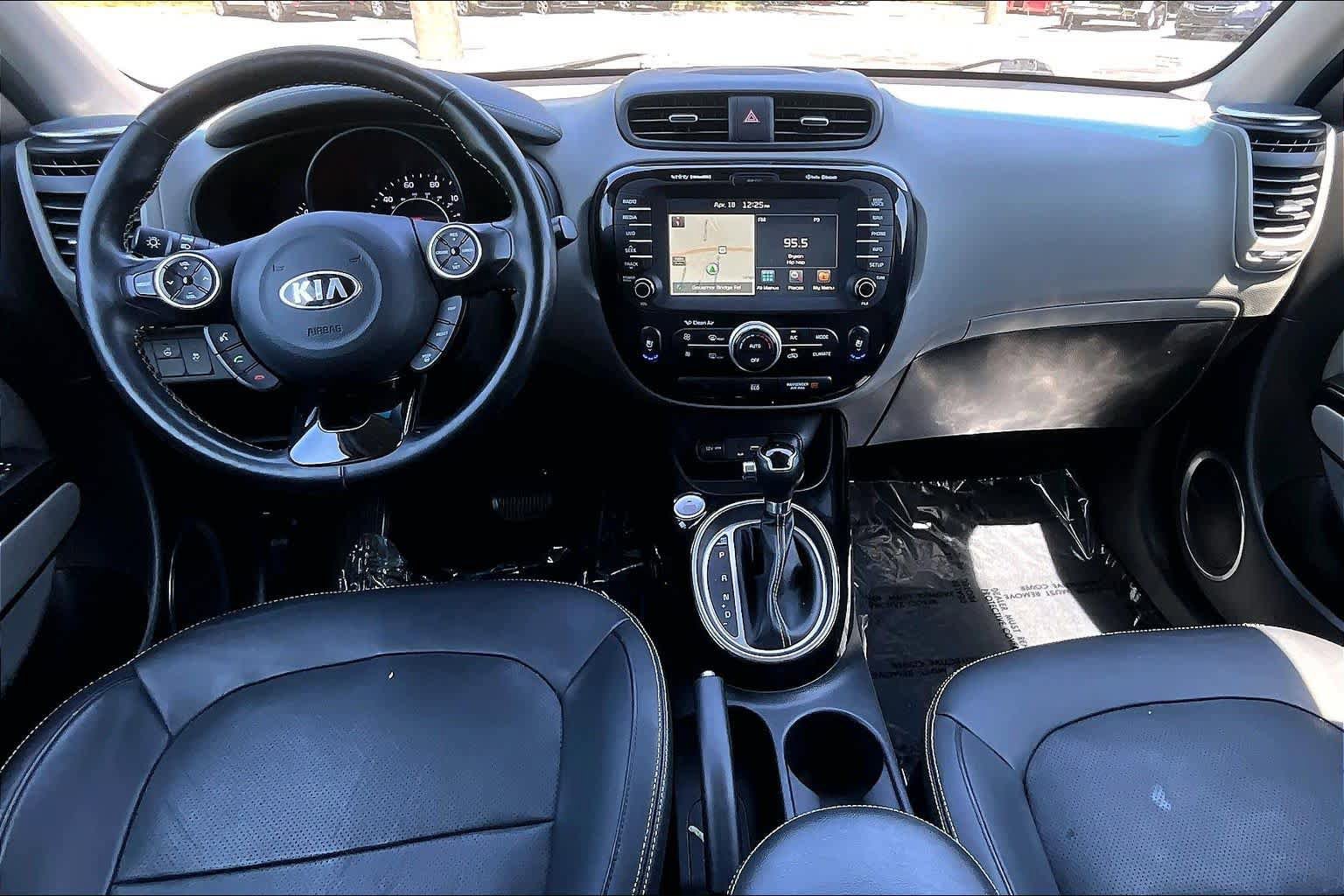 Used 2016 Kia Soul + w/ Primo Package FWD image 15