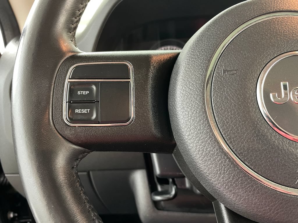 Used 2017 Jeep Patriot High Altitude AWD/4WD image 21