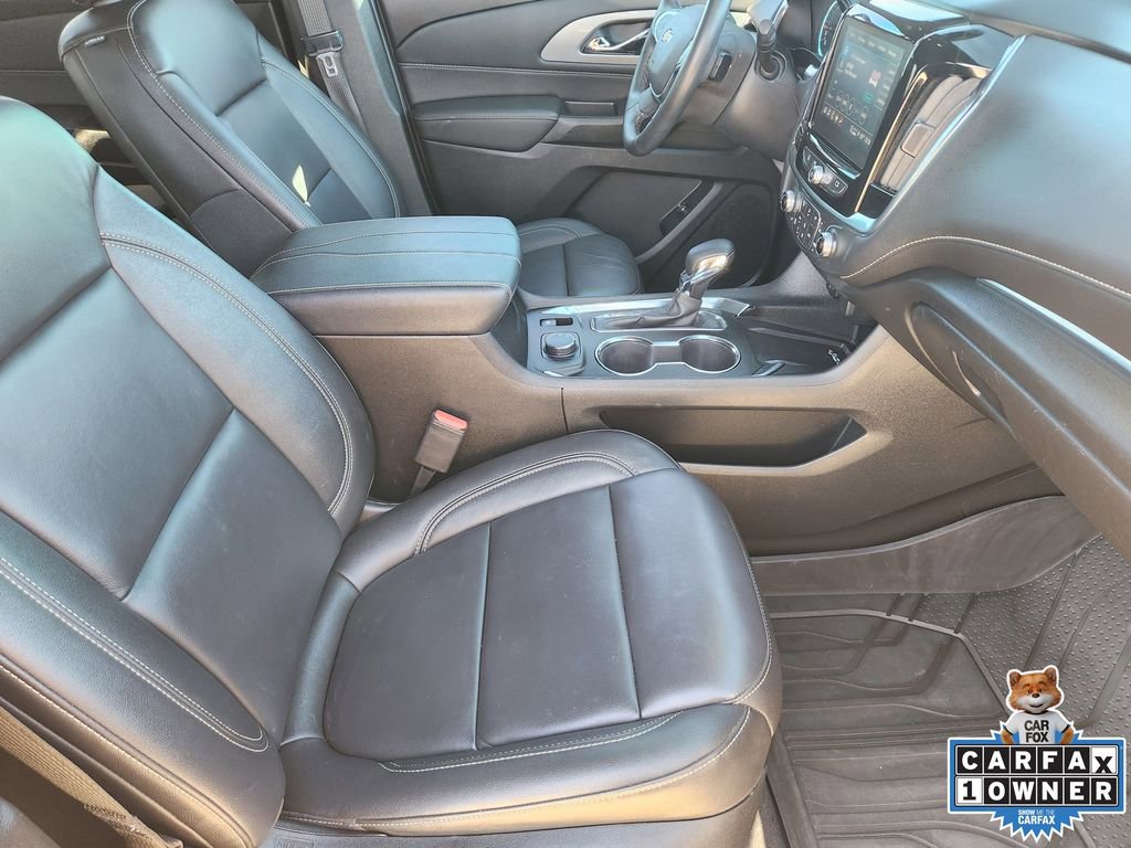 Used 2023 Chevrolet Traverse LT w/ Rear Camera Mirror Package image 18
