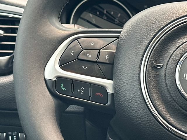 Used 2021 Jeep Compass Latitude w/ Sun and Sound Group AWD/4WD image 9