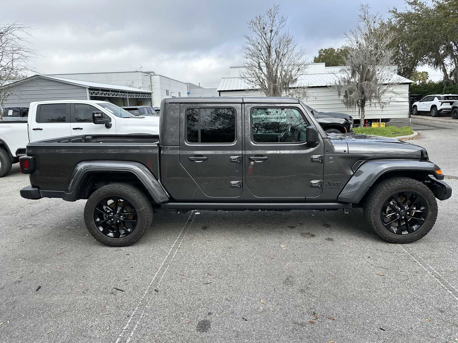 Used 2024 Jeep Gladiator Sport image 7