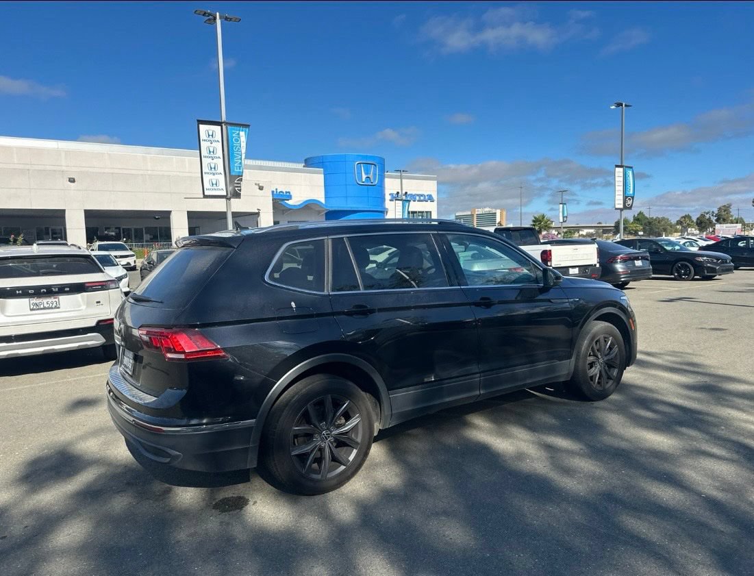 Used 2022 Volkswagen Tiguan SE FWD image 3
