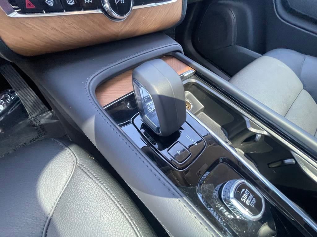 Used 2024 Volvo XC90 B6 Plus image 31