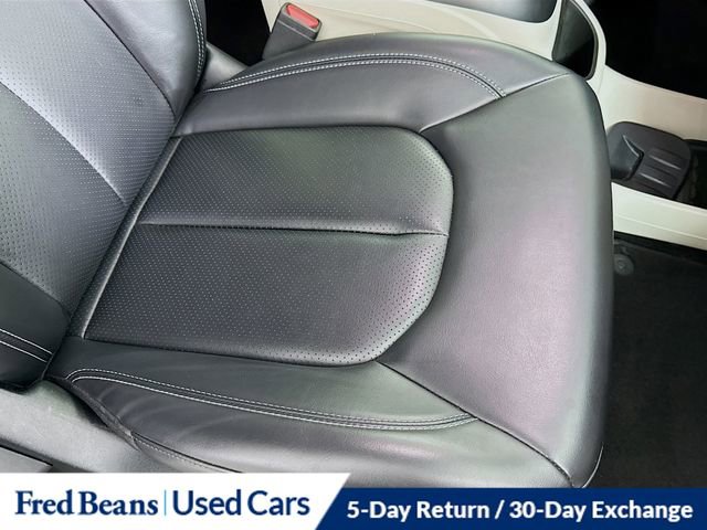 Used 2023 Chrysler Pacifica Touring-L FWD image 34