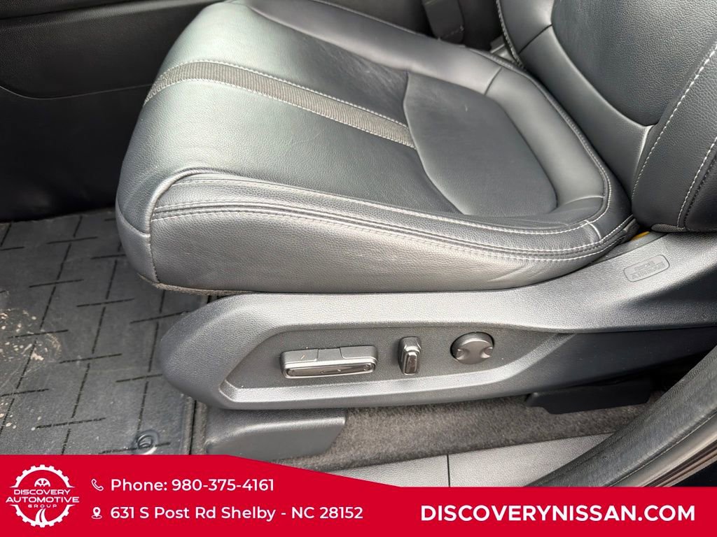 Used 2024 Honda Pilot Touring image 14