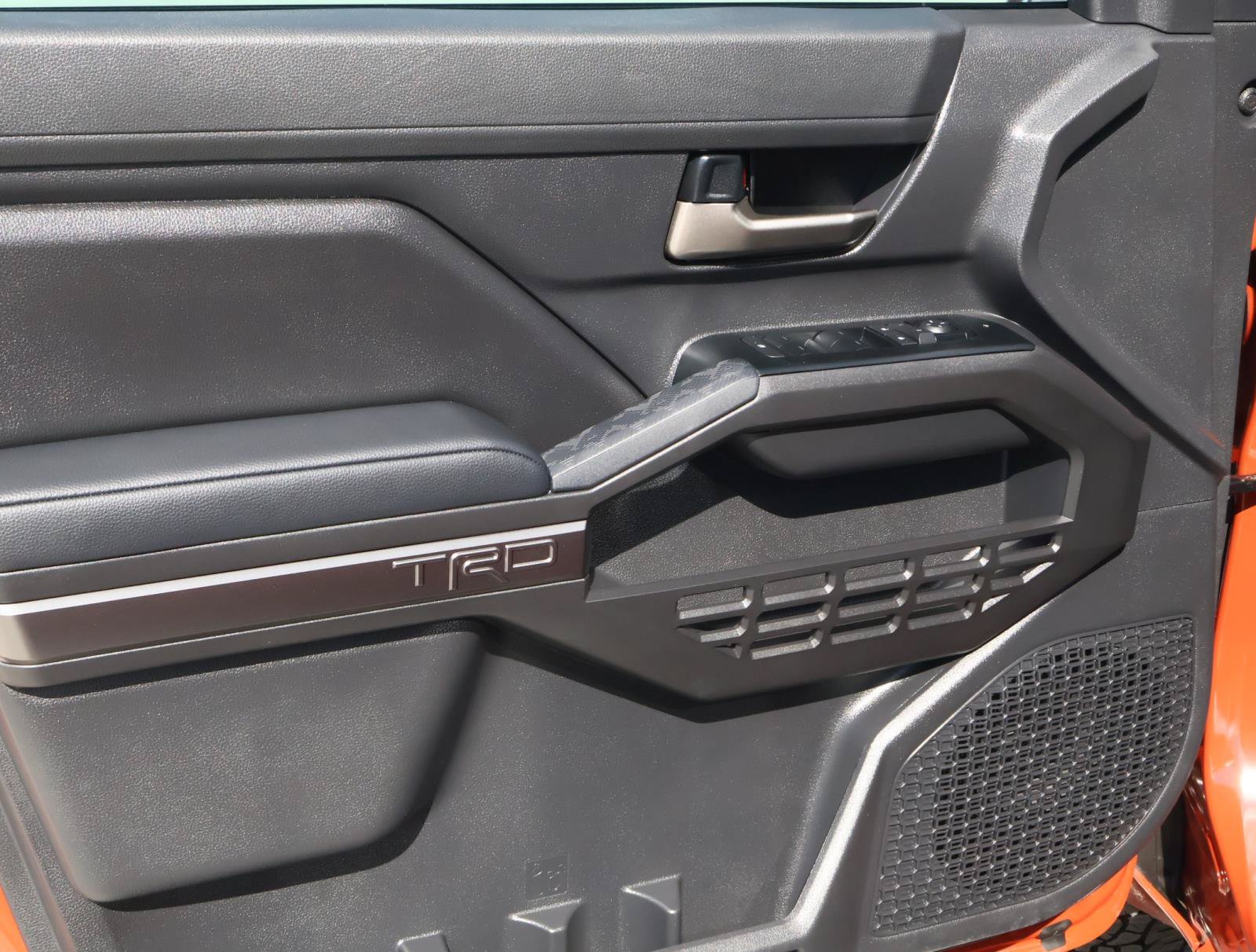 Used 2025 Toyota Tacoma TRD Off-Road AWD/4WD image 15