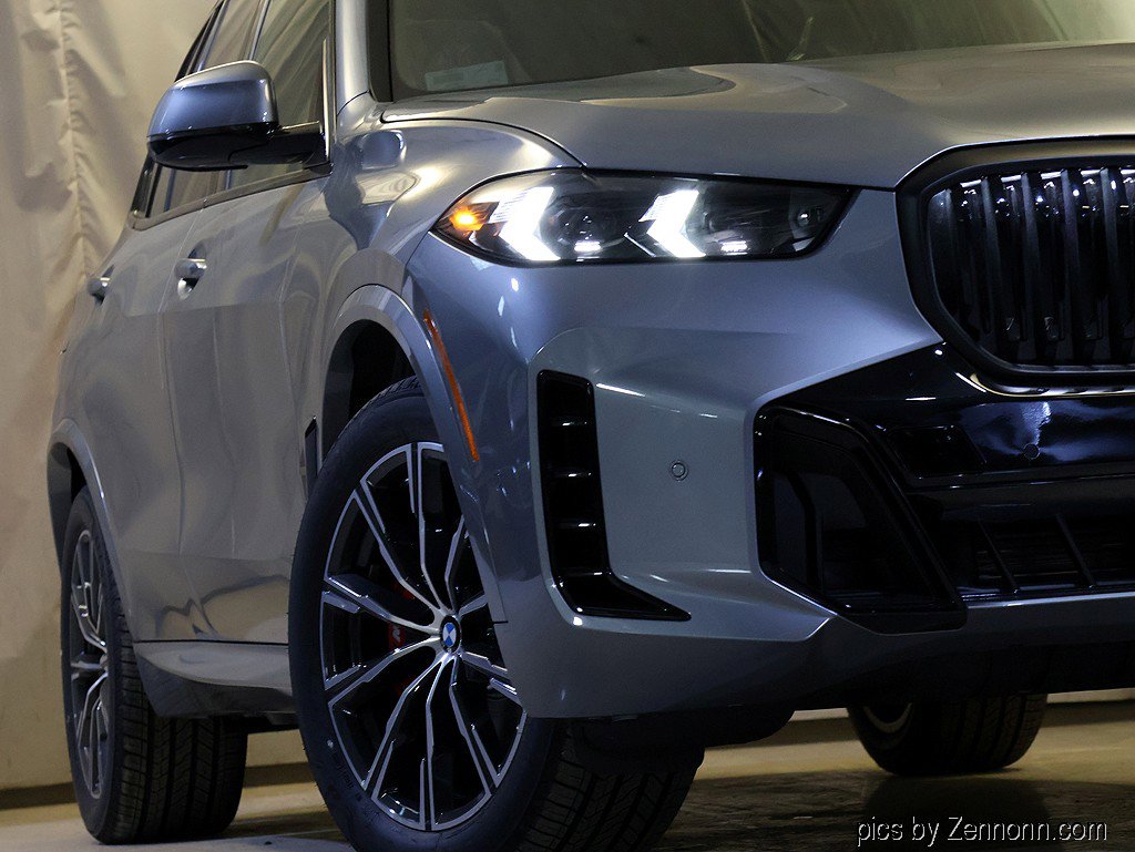 New 2026 BMW X5 xDrive40i w/ M Sport Package AWD/4WD image 4