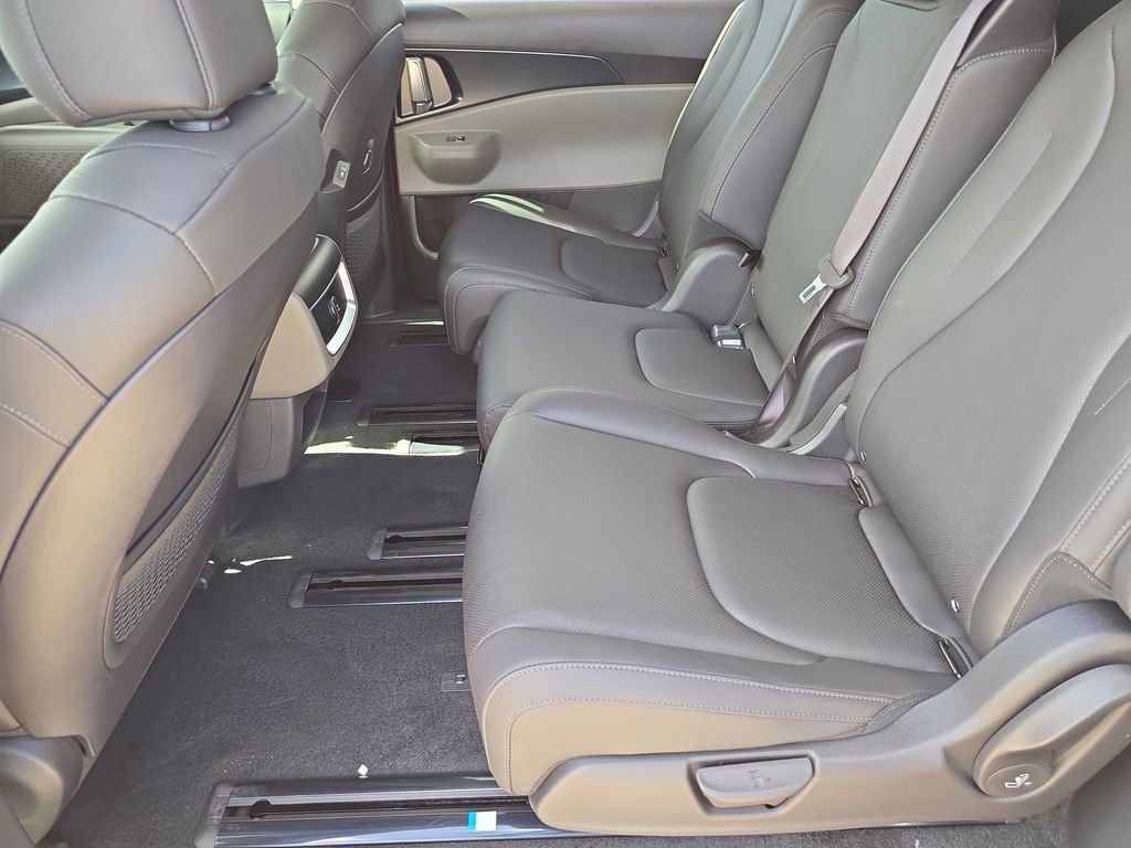 New 2026 Kia Carnival image 16