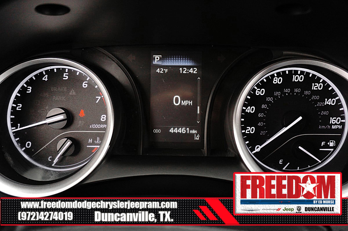 Used 2022 Toyota Camry LE image 29